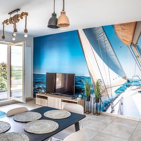 Yacht Apartments Вилкасы Экстерьер фото