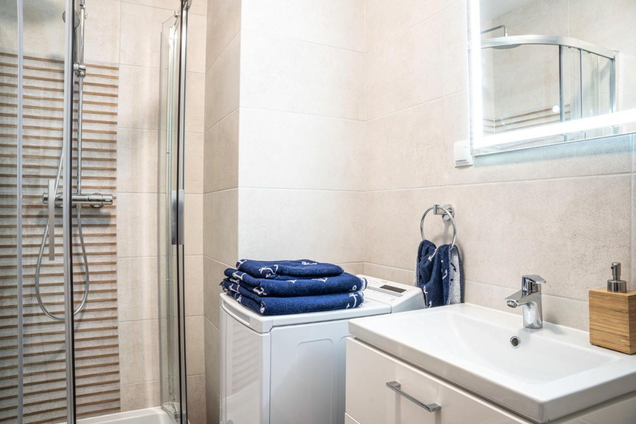 Yacht Apartments Вилкасы Экстерьер фото