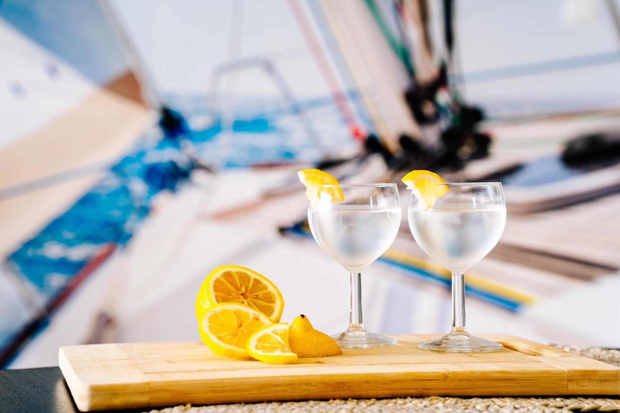 Yacht Apartments Вилкасы Экстерьер фото